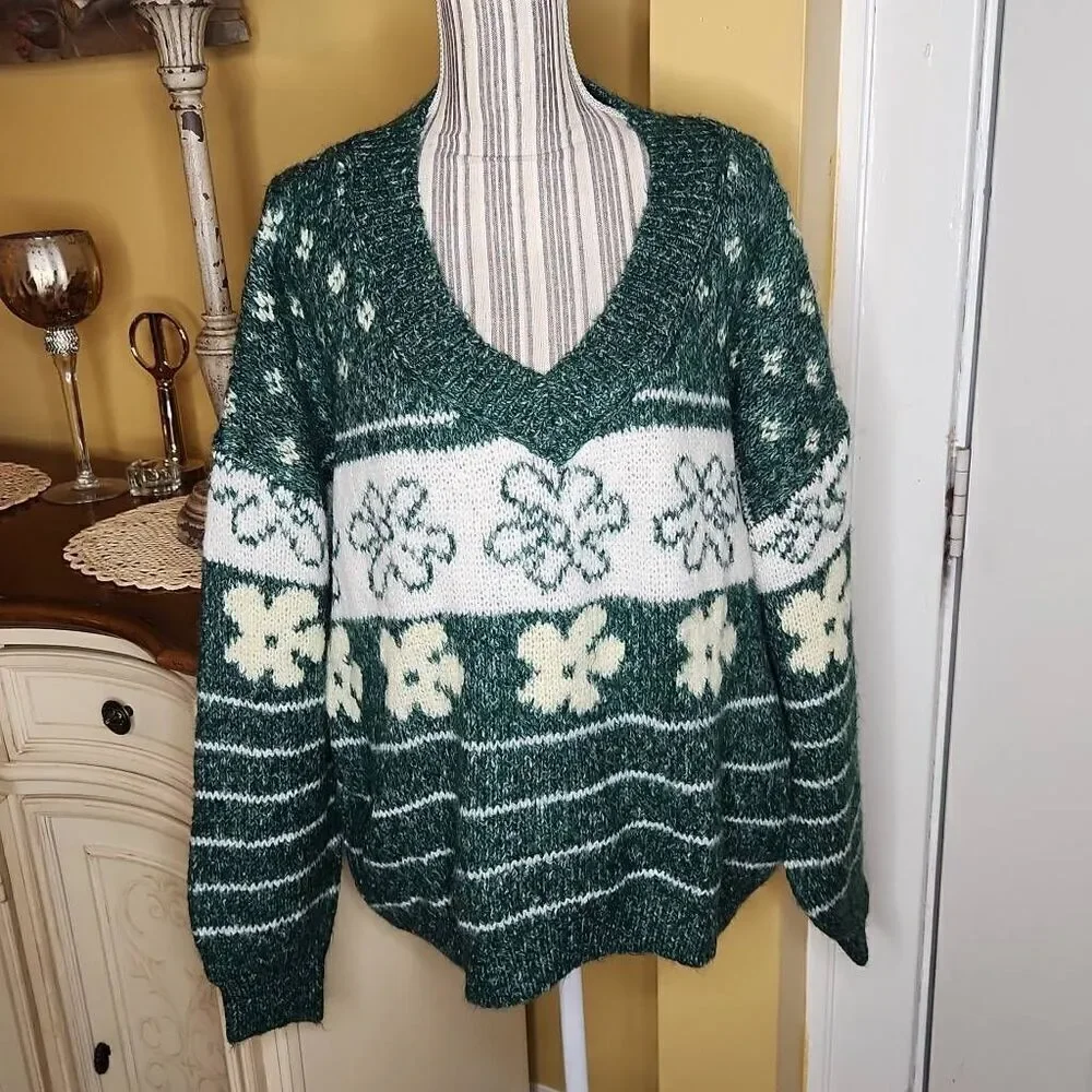 So Goods for Life Daisy pullover vneck Sweater women's xxl